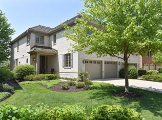 2178 Royal Ridge Dr, Northbrook, IL 60062