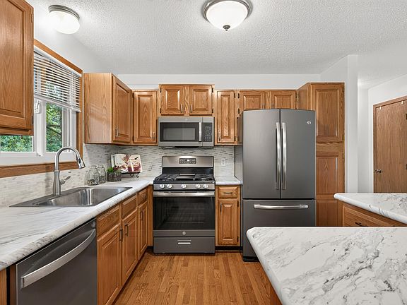 4th image of 15918 Island View Rd NW