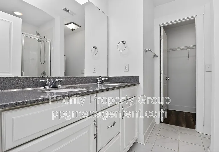 1614 Pat Garrett St — Photo 17