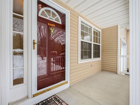 3rd image of 132 Deer Valley Dr