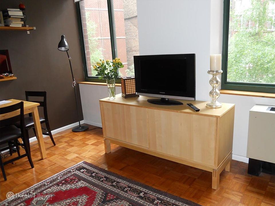 1st image of 295 Greenwich St #4ON