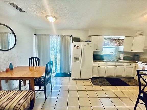 5th image of 3470 NW 16th Ave