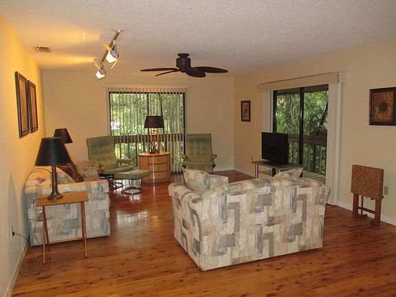 4th image of 3051 Hyde Park St
