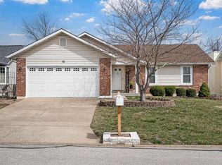 15 Dorchester Ct, Saint Peters, MO 63376