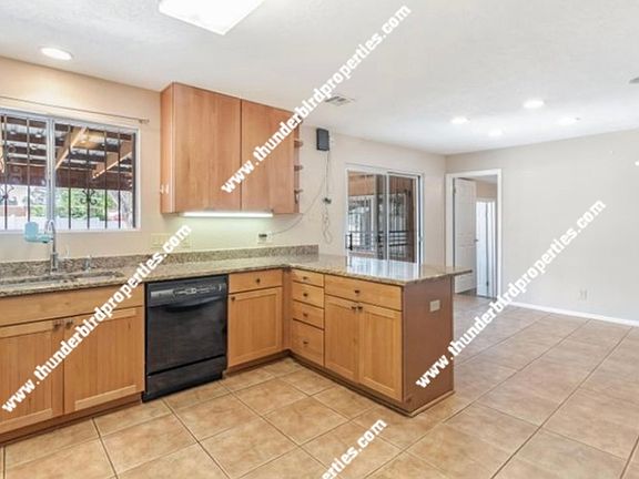3rd image of 7516 Sky Court Cir NE