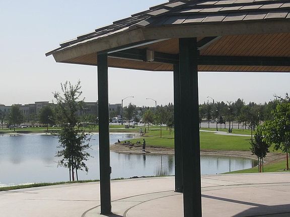 Fishing and family gathering areas within 5 min walk