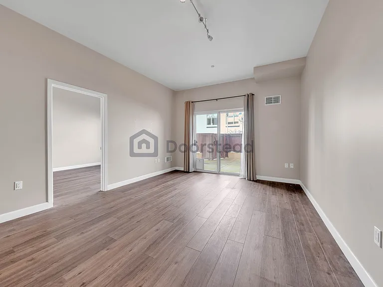 451 Kansas St #322 — Photo 9