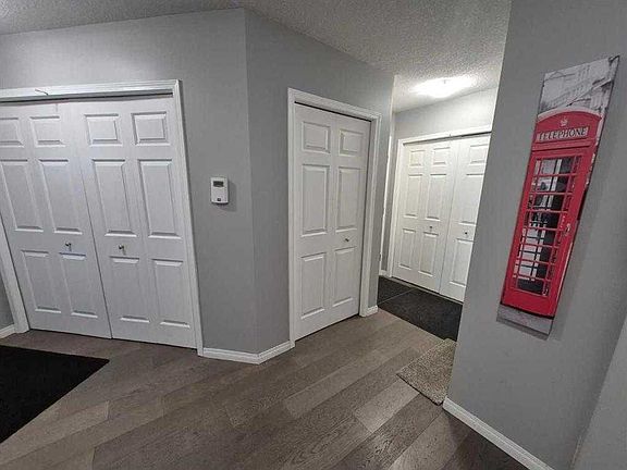2nd image of 422 Bridlecreek Grn SW