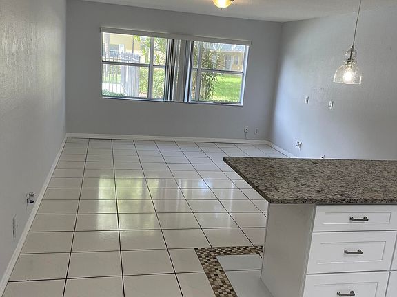 5th image of 440 SE 2nd Avenue #5