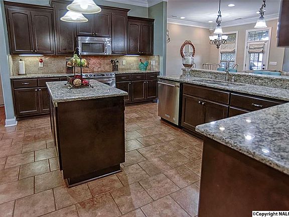 4th image of 4520 Highland Park Dr SE