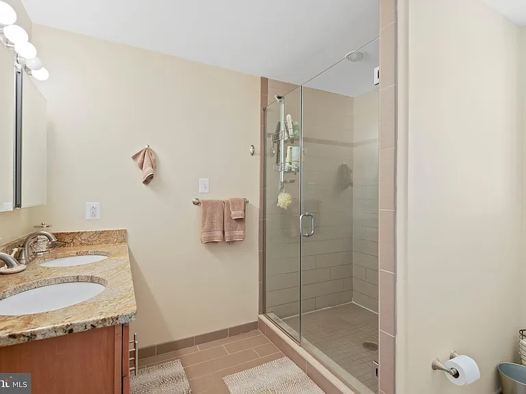 714 S Hicks St — Photo 18
