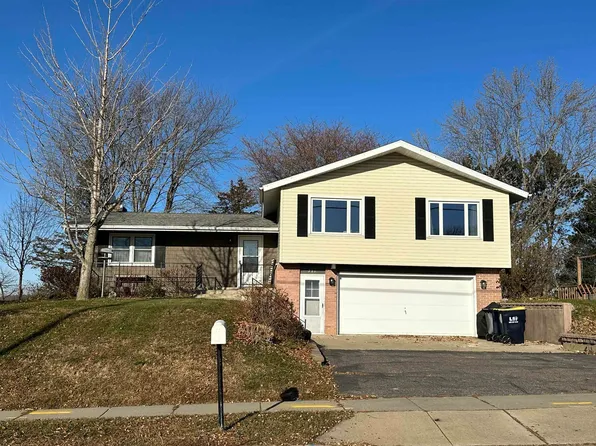 721 Grove St, Mauston, WI 53948