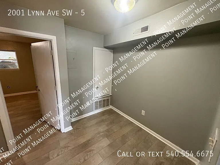 2001 Lynn Ave SW #5 — Photo 6