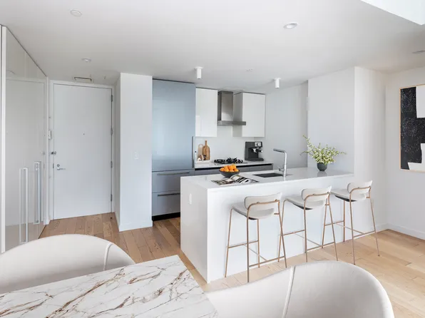 540 West 49th Street image 2 of 12