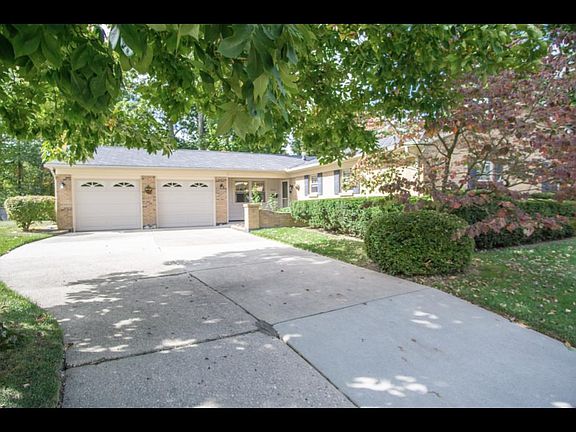 4th image of 1851 Robin Hood Dr