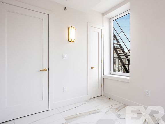4th image of 130 Graham Ave #3AA