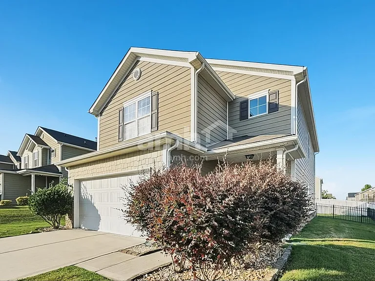 1004 Garden Web Rd — Photo 2