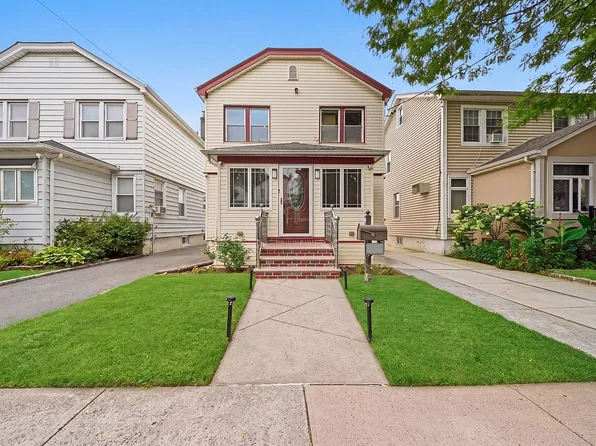 87-77 254th St, Bellerose, NY 11426
