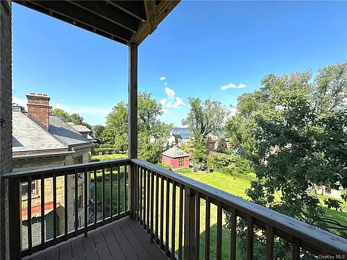286 Grand St Photo 1