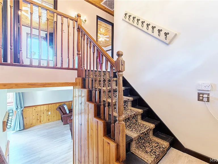 509 Wallace Ln — Photo 29