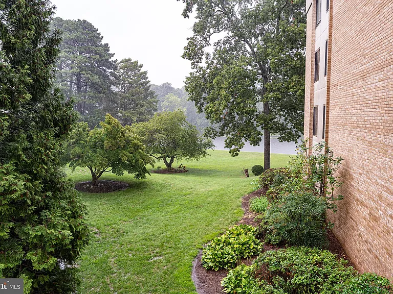 227 Canal Park Dr #206 — Photo 22