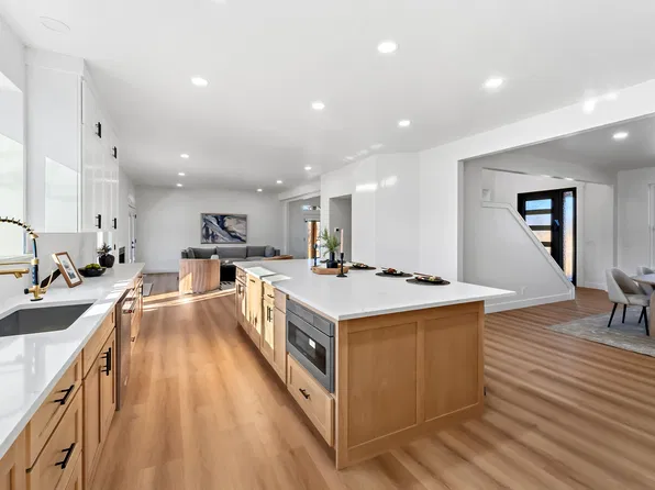 15258 S Mountainside Dr, Riverton, UT 84065