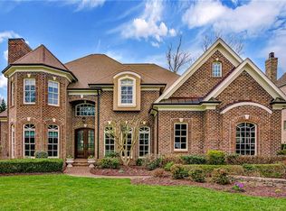 3103 Wynnewood Dr, Greensboro, NC 27408