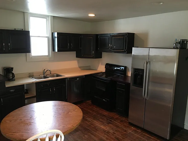 504 Wainwright Ave — Photo 7