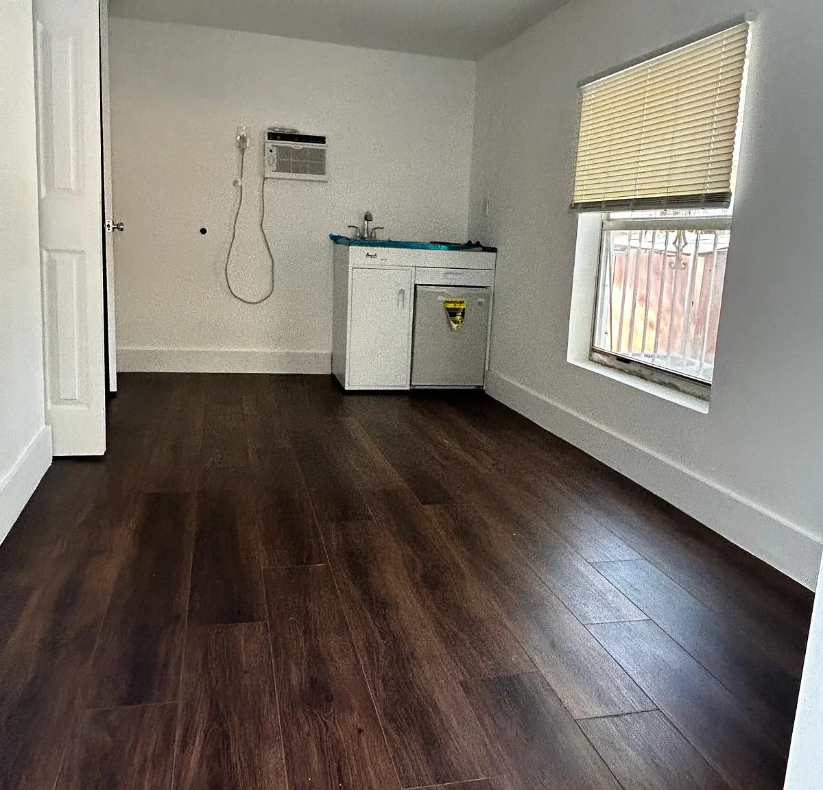 Hen 7714 NW - Effic — Photo 1