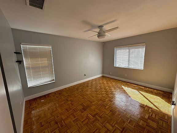 4th image of 189 Chicago Woods Cir