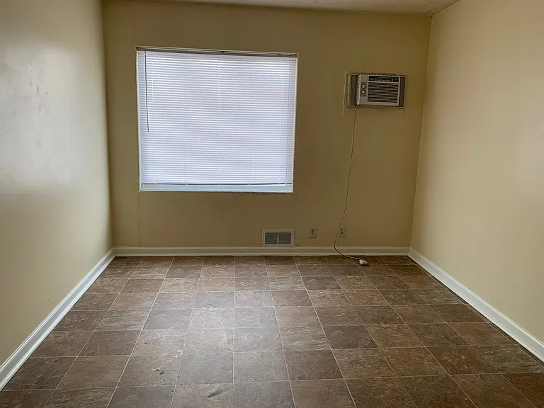 3031 University Ave #27 — Photo 3