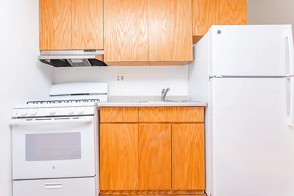 Rented by The InHouse Group | media 7