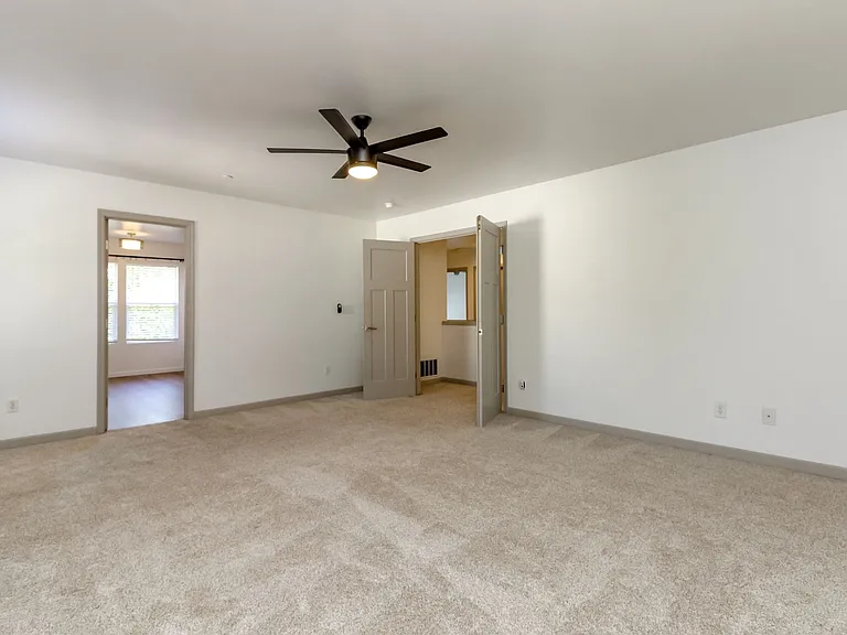 1661 Jensen Ave — Photo 36
