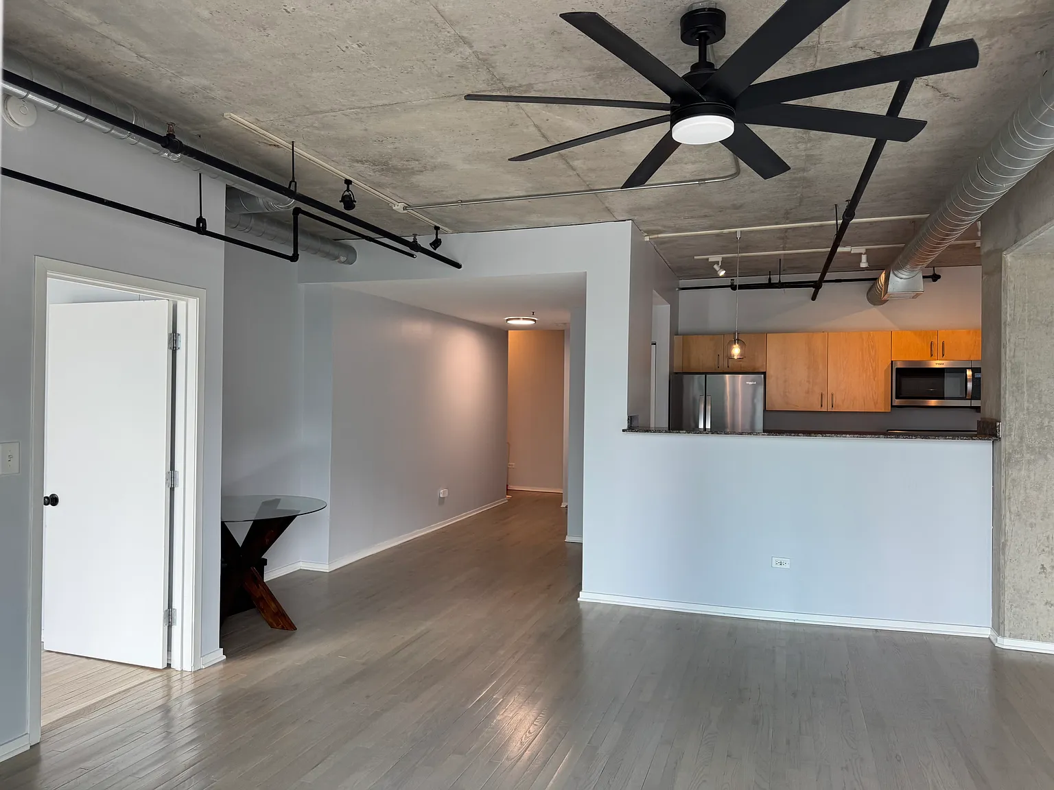 2 bed, 1200 sqft, $2,800 — Photo 2