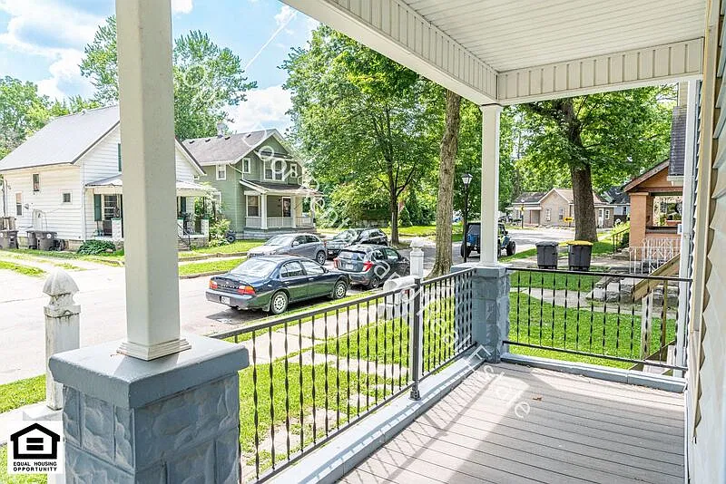 2 bed, 1.0 bath, 650 sqft, $775 — Photo 2