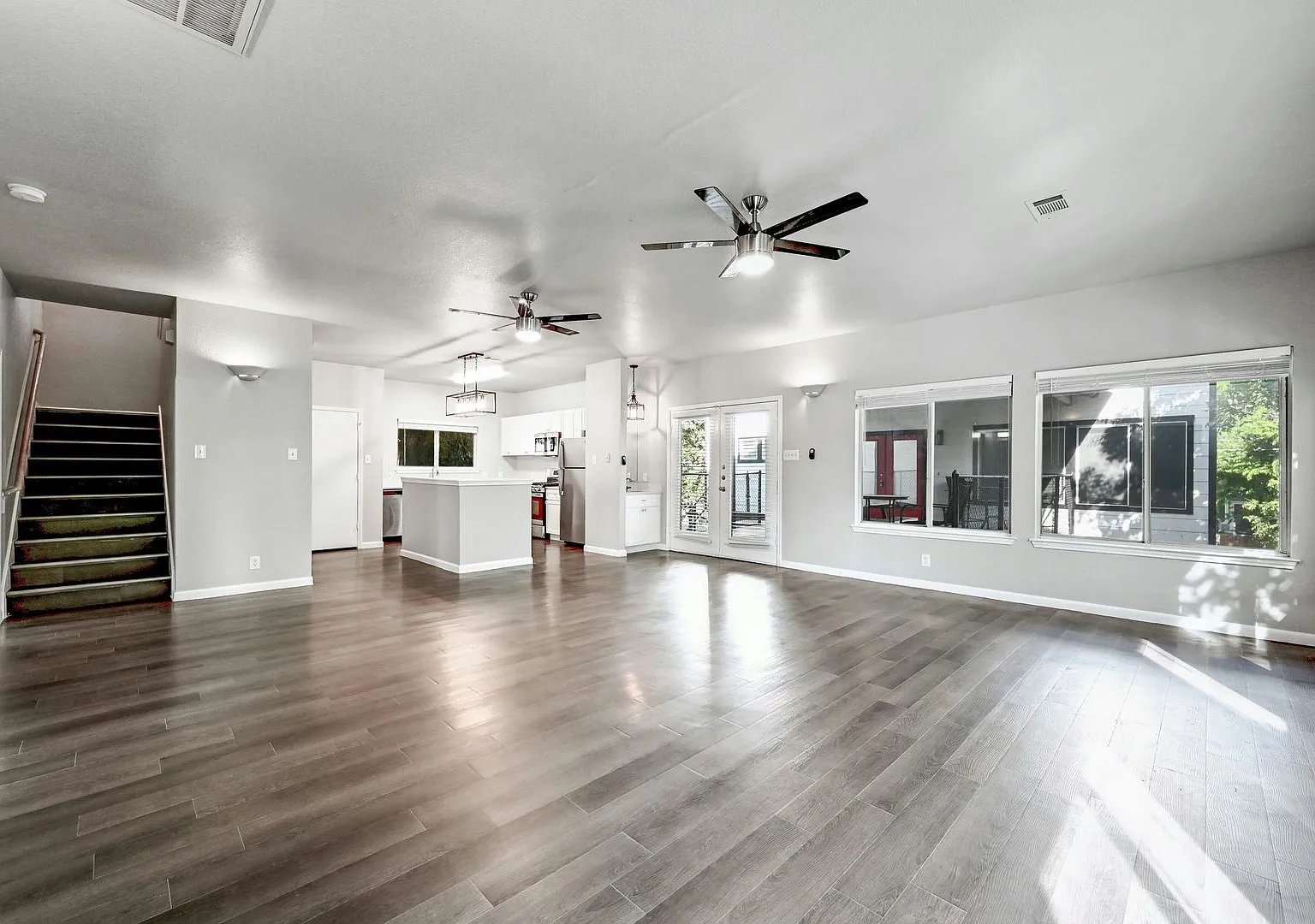 Renovated 6bed/3bath Close to Campus! — Photo 4