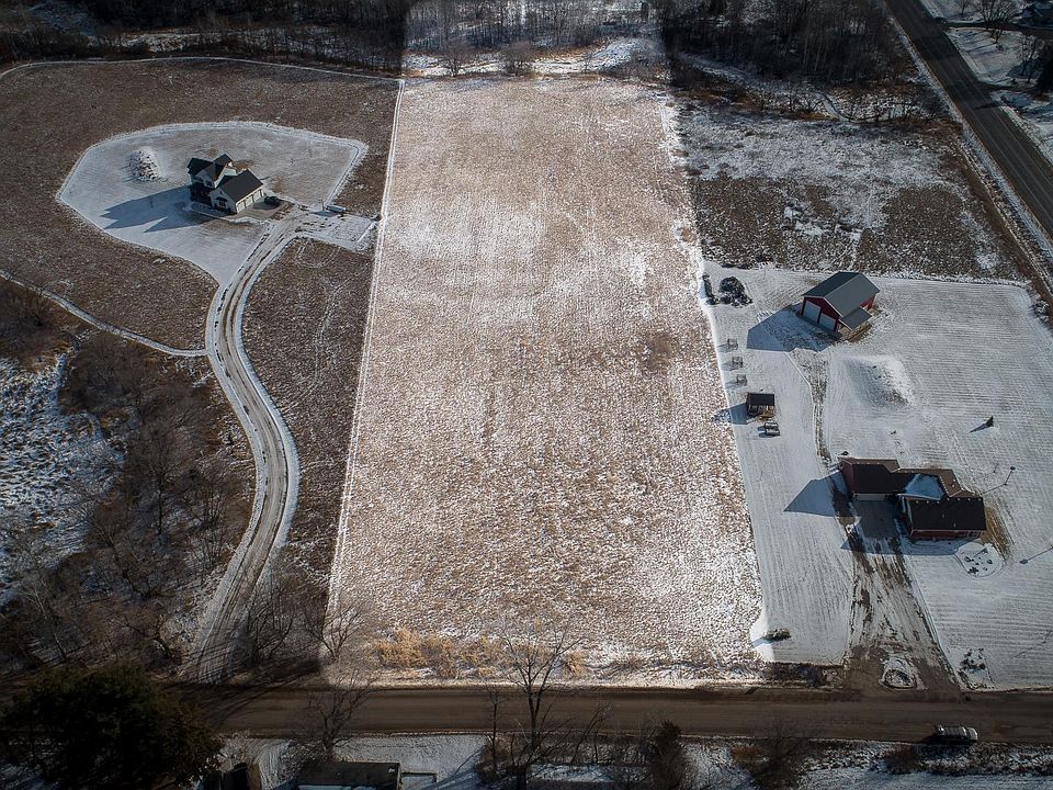 1st image of 31 London Dr NE