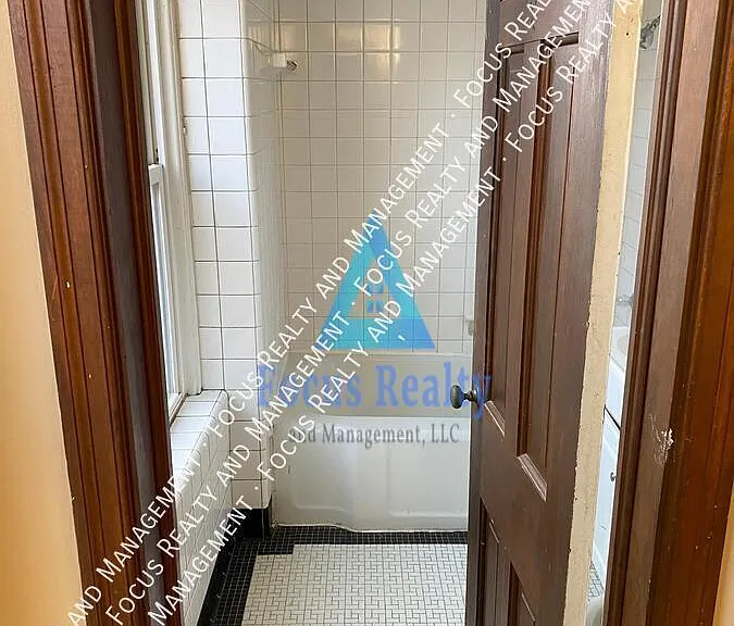 15 E Vine St #3 — Photo 9