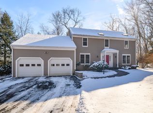 6 Windwood Rd, Brookfield, CT 06804