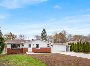 738 Simonet Ct, Green Bay, WI 54301