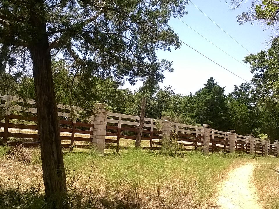 1st image of 310 Pope Bend