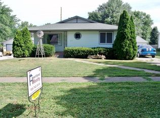 210 Kansas Ave, Hiawatha, KS 66434