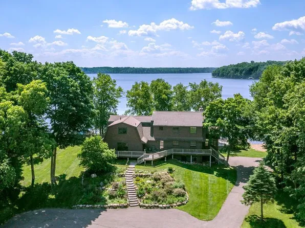 22677 Clearwater Point Rd, Brainerd, MN 56401