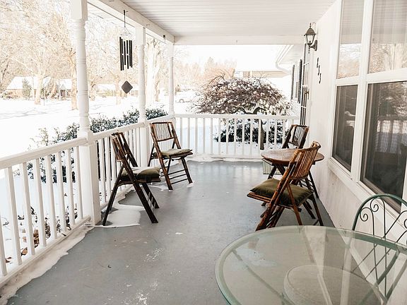 4th image of 833 Knollcrest Ave