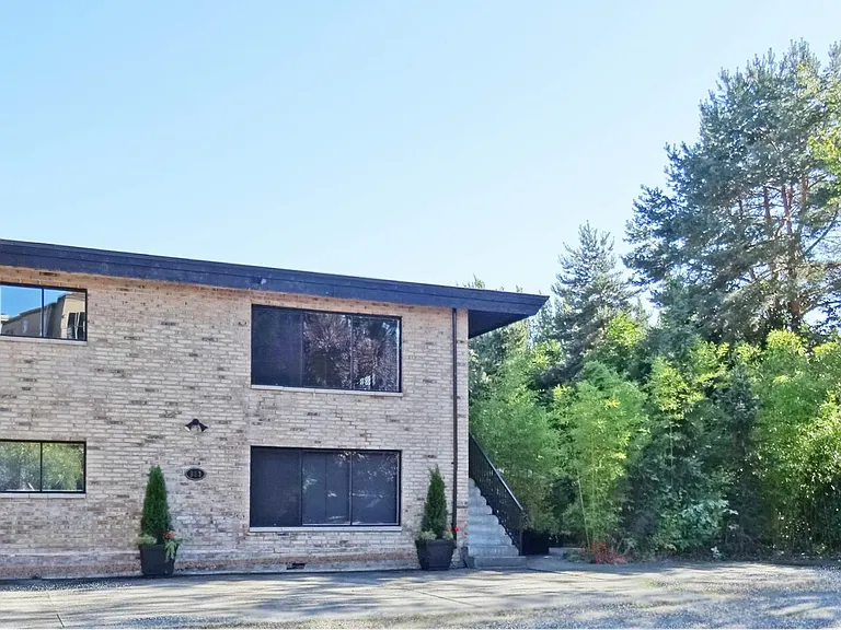 343 4th Ave #C — Photo 4