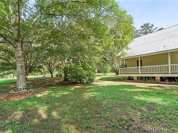 3rd image of 76334 Robinson Rd