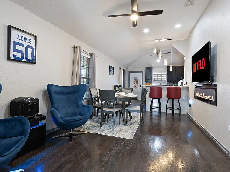 1047 Eldorado Ave — Photo 17