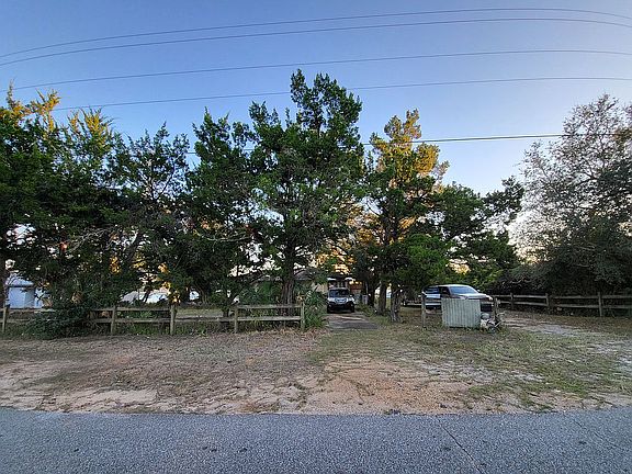 3rd image of 13919 Canal Dr