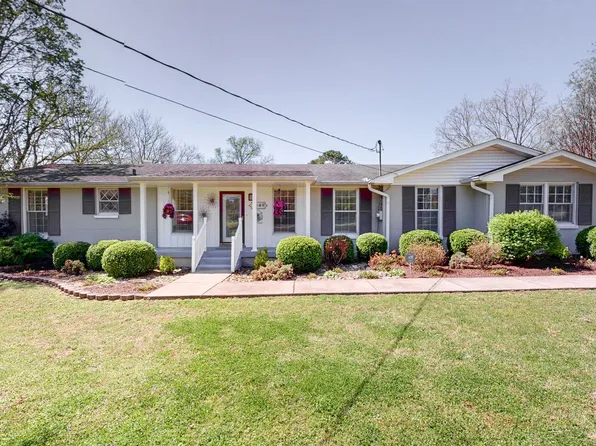1049 Fontaine Dr, Goodlettsville, TN 37072