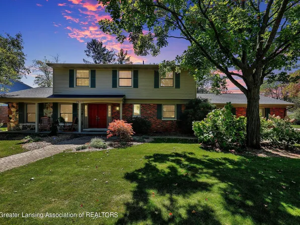 2633 Wyckham Dr, Lansing, MI 48906